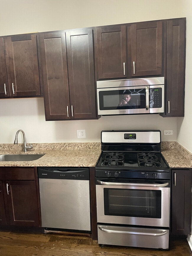 Photo - 1756 W Montrose Ave Unit 1E