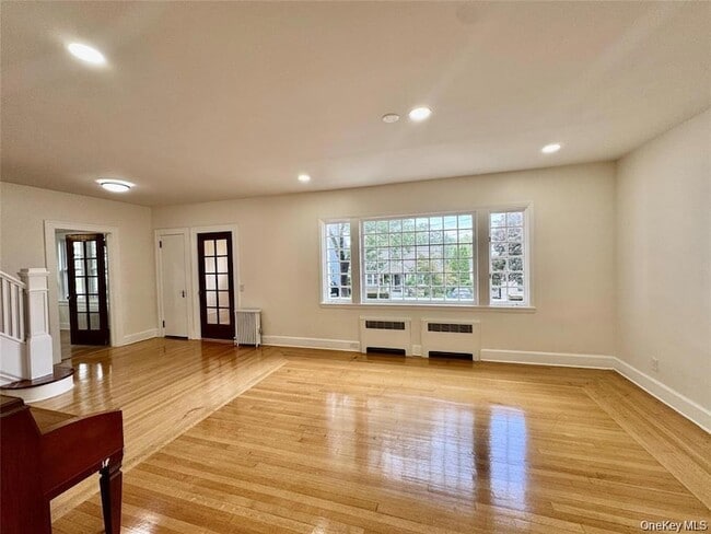 Photo - 73 Watkins Ave