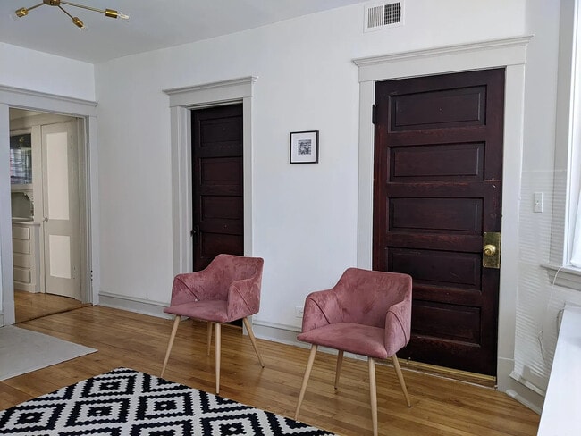 Photo - 2621 W Augusta Blvd Unit Garden