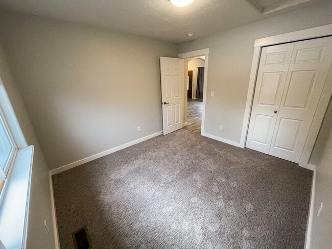 Photo - 1855 W Ridge Pointe Ave