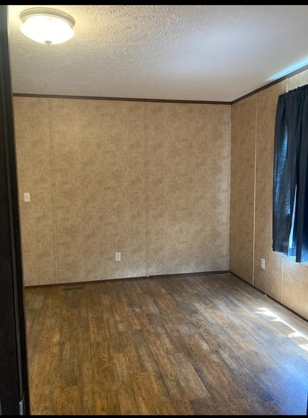 Photo - 1615 Private St