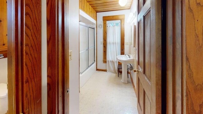 Photo - 335 Catherine-335CAT Unidad 335CAT