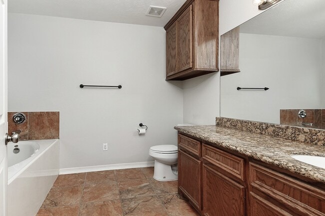 Building Photo - 10912 Redbird