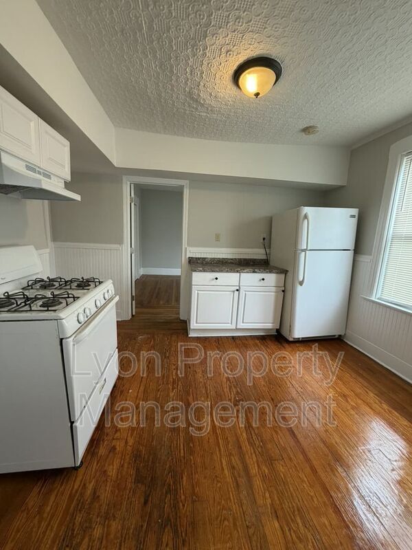 Building Photo - 318 Paradis Ave Unit 3