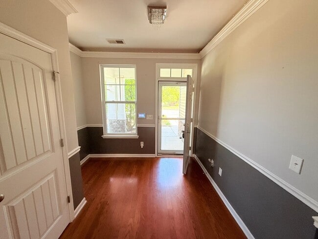 Photo - 915 Oglethorpe Dr