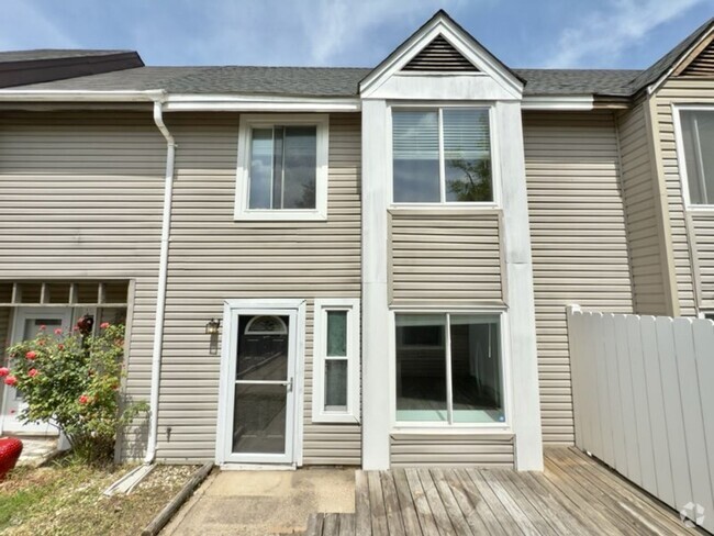 Building Photo - Chimney Hill Rental