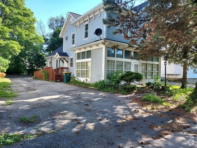 Building Photo - 551 Lexington Ave Unit #3 Rental