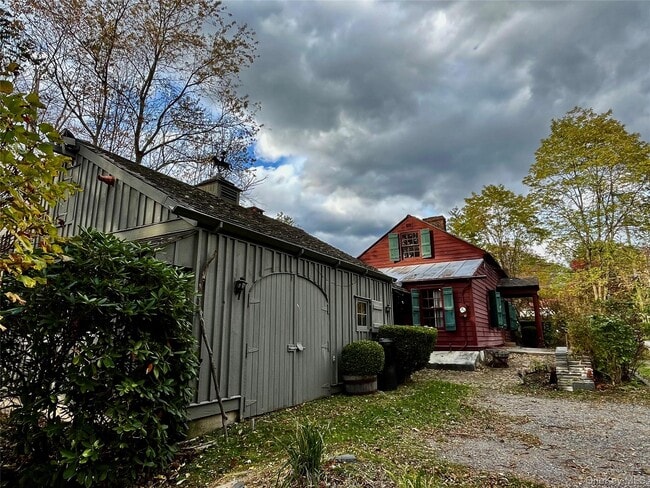 Building Photo - 8 Pennsylvania Ave