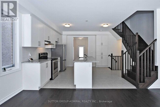 Photo - 1477 Blackmore St