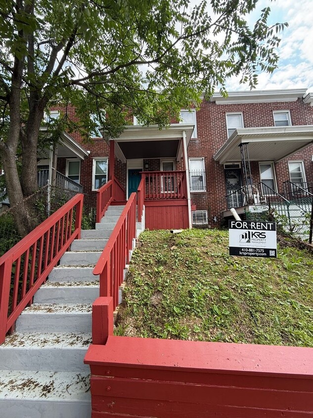 Move-In Ready 3BR Home with Modern Updates... - Move-In Ready 3BR Home with Modern Updates...