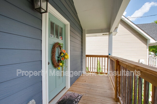 Photo - 805 Rison Ave NE