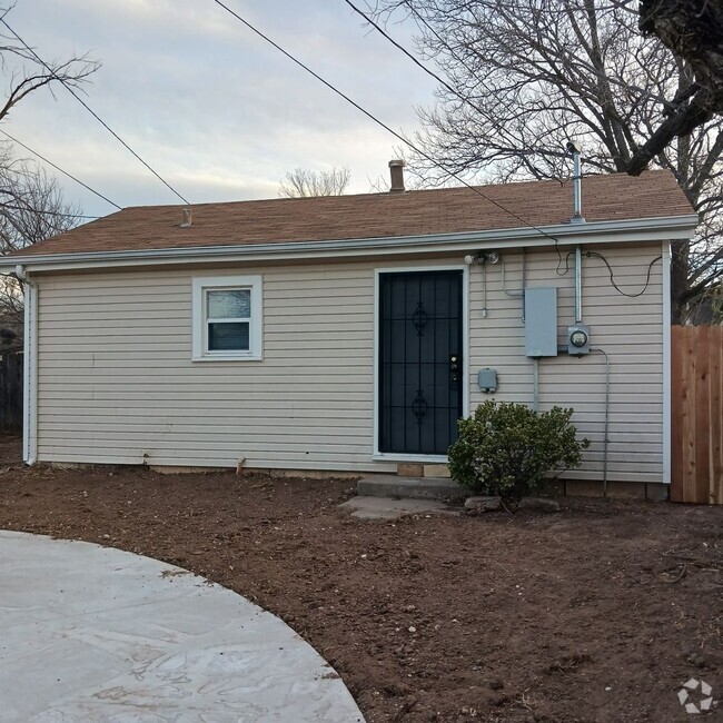 Building Photo - Cute, Remodeled 1 bedroom home!
