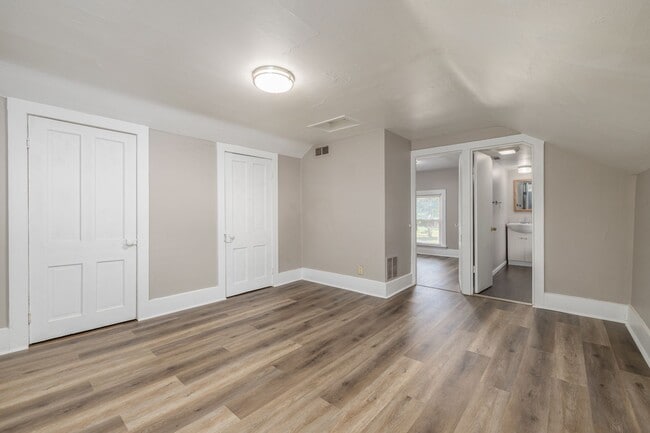 Building Photo - 401 Spaulding Ave Unit 401 1/2