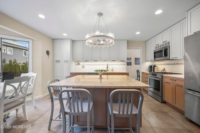 202 2nd Ave