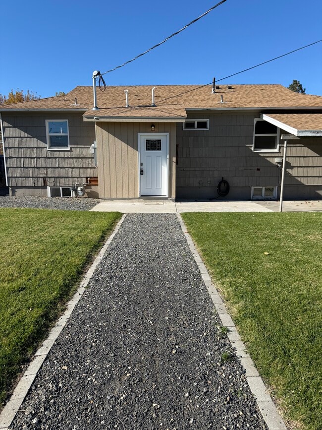 Photo - 1535 N 18th Dr