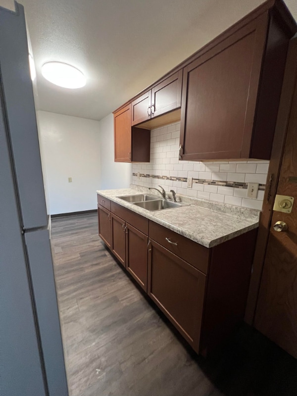 Photo - 2026 Brewster St