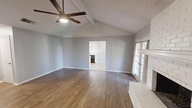 Photo - 1619 Leader Dr