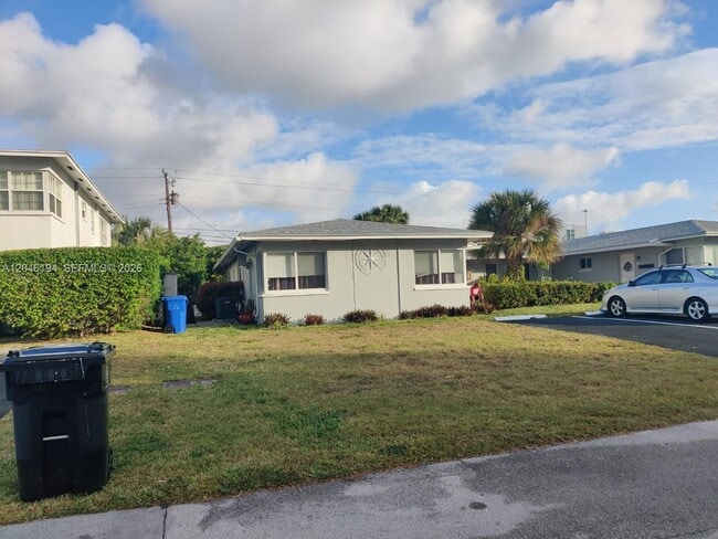 Photo - 2859 NE 30th St Unit 3
