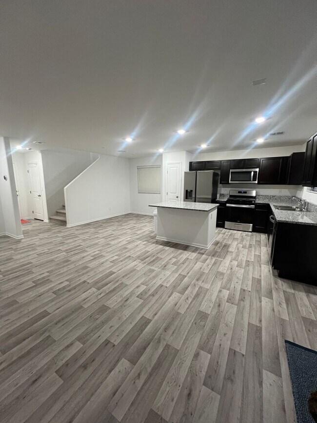 Photo - Move in today! 3 bed 2.5 bath 2 story beauty!