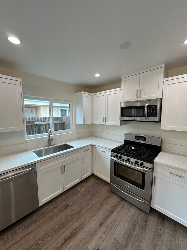 Photo - 3623 W 105th St Apartamentos Unidad #B