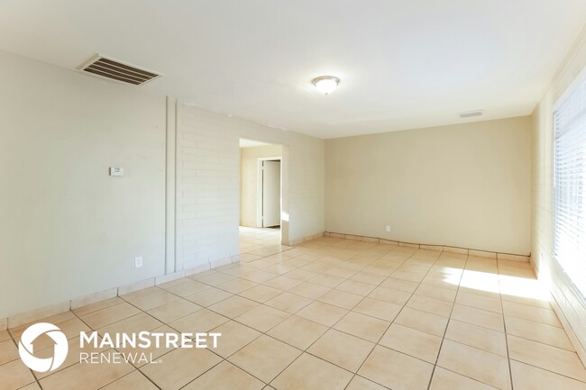 Photo - 4301 N 59th Ave
