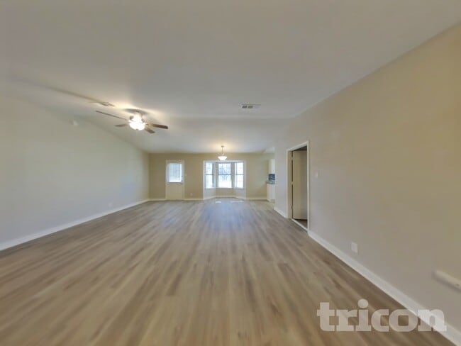 921 Loganwood Dr