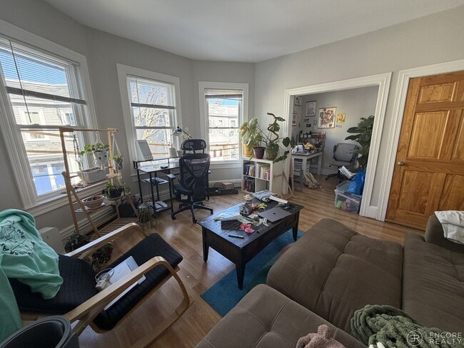 Photo - 27 Portsmouth St Unit 2