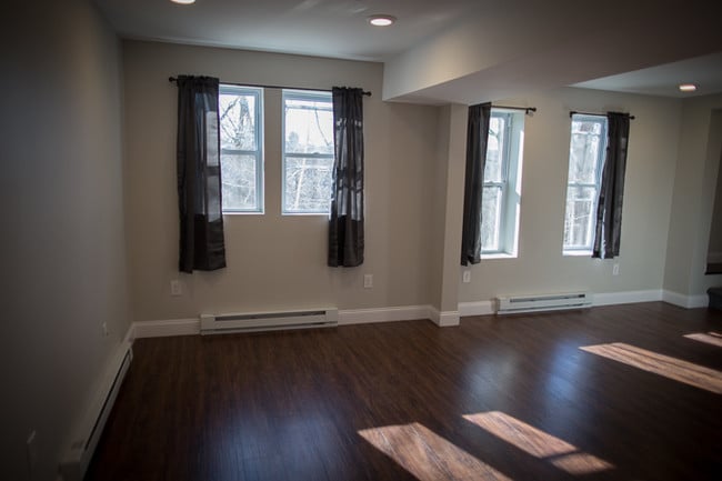 Photo - 114 Ferris Pl Unit 114.5