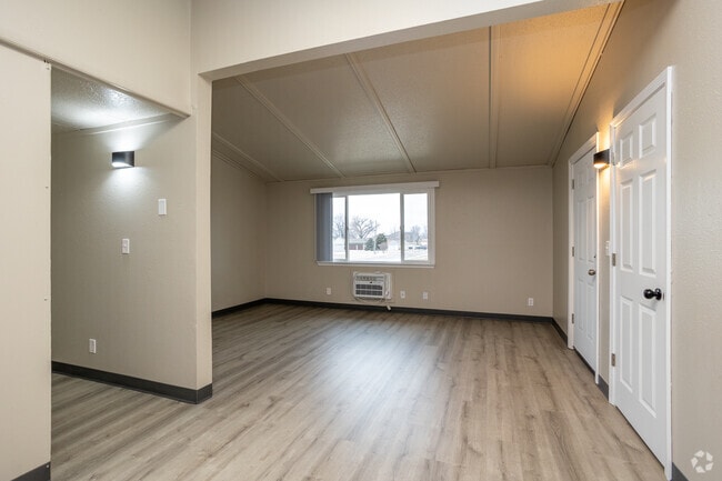 2BR, 1BA - 750SF - Living Room