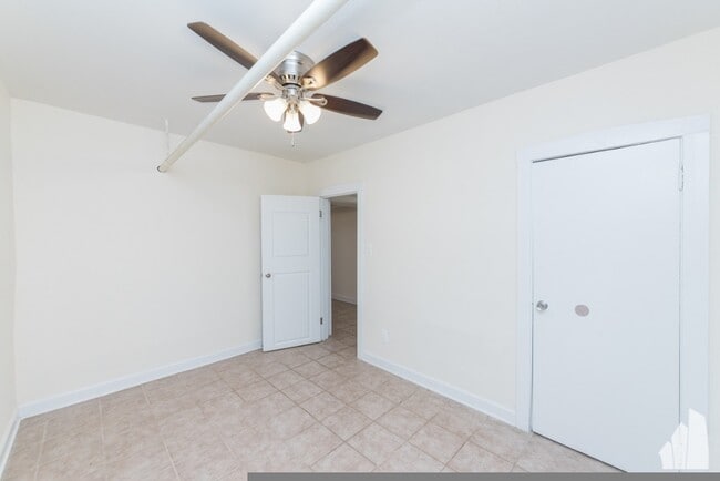 4951 N Oakley Ave Unit 1