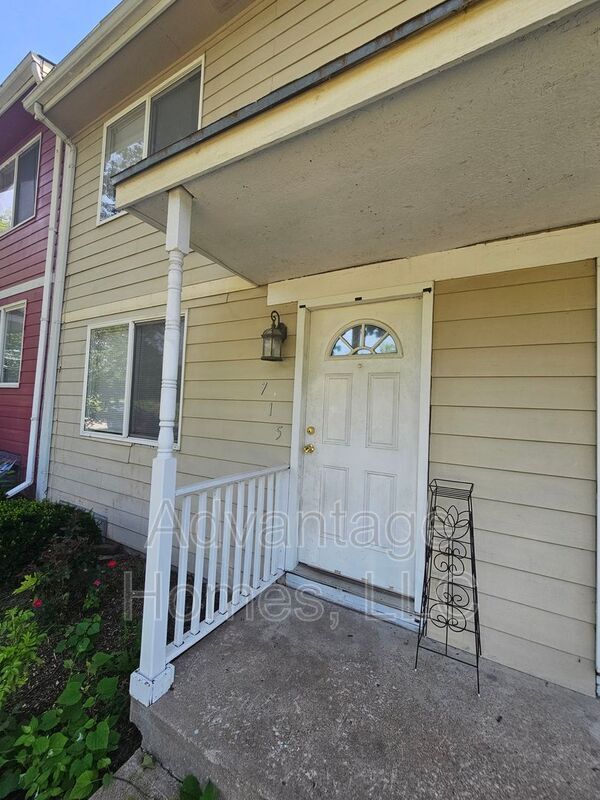 Building Photo - 715 N 70th Terrace Rental