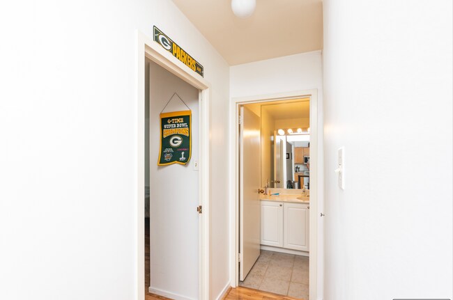 Photo - 211 E Ohio St Unit #  0922