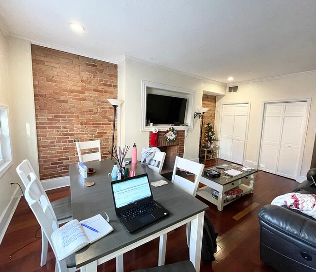 Building Photo - 45 Hemenway St Unit 2