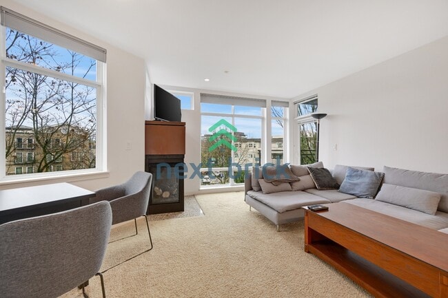 Photo - Beautiful 2BR + Den Condo with Garage Parking in Vibrant Downtown Kirkland Unit #303