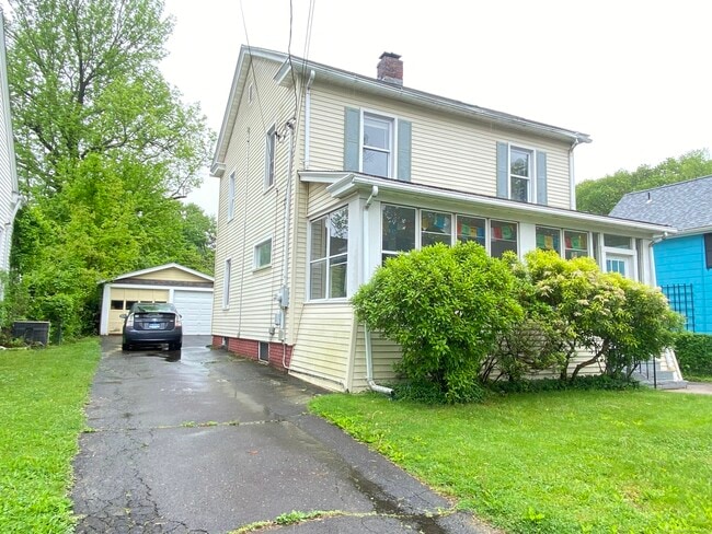 Building Photo - 64 Ford St Rental