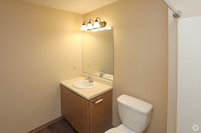 1BR, 1BA - 666 SF - Beadle West Apartments