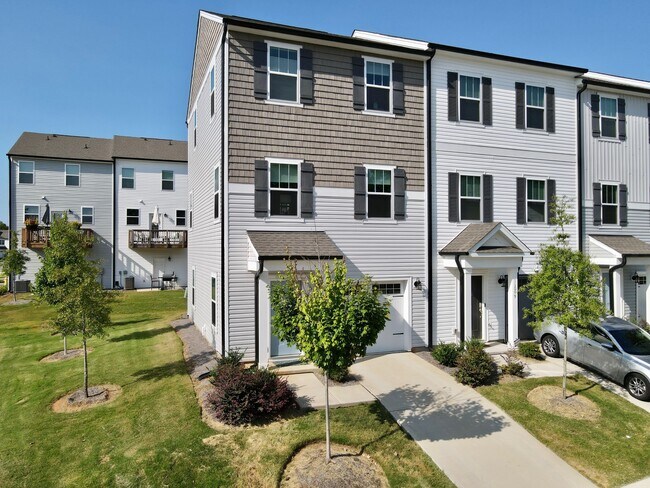 Photo - 11005 Woodland Crk Wy