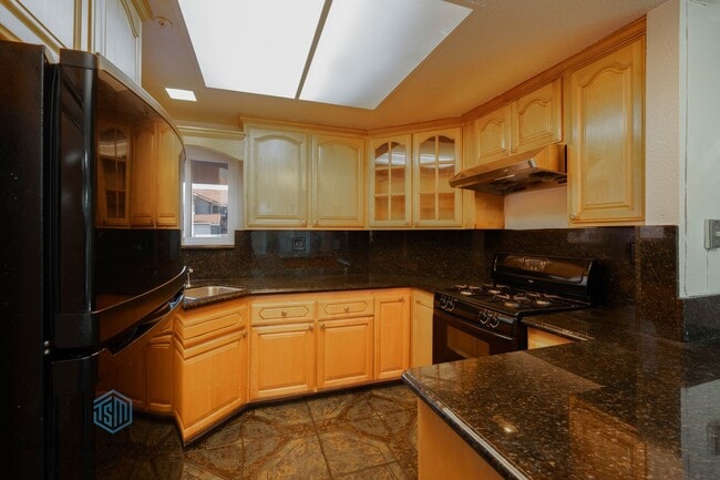 Photo - 3 Bed 2.5 Bath House in Desirable Community of Southridge Fontana