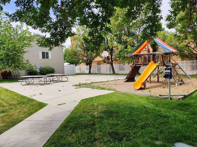 Photo - Great 3 Bd 2.5 Bath Townhome