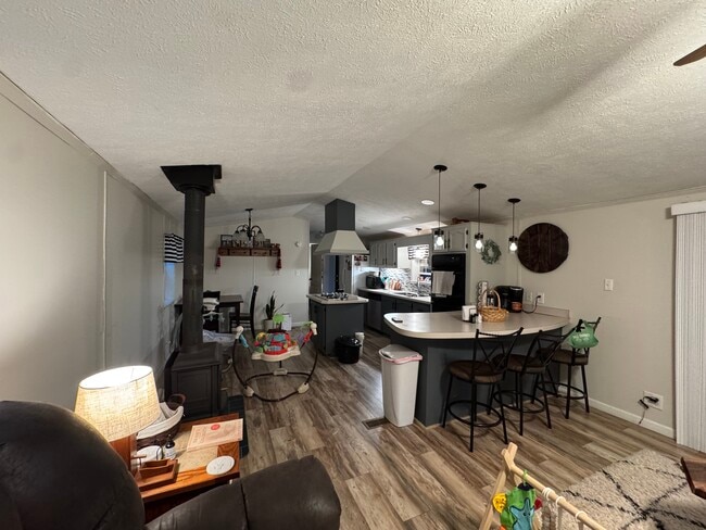 Photo - 889 Caldwell Rd