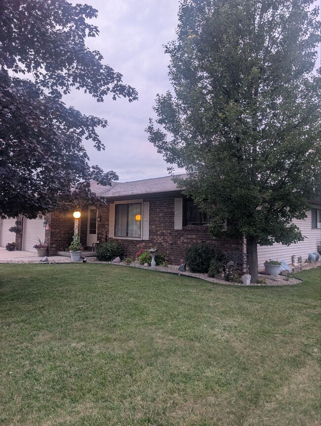 Photo - 6240 Weiss St