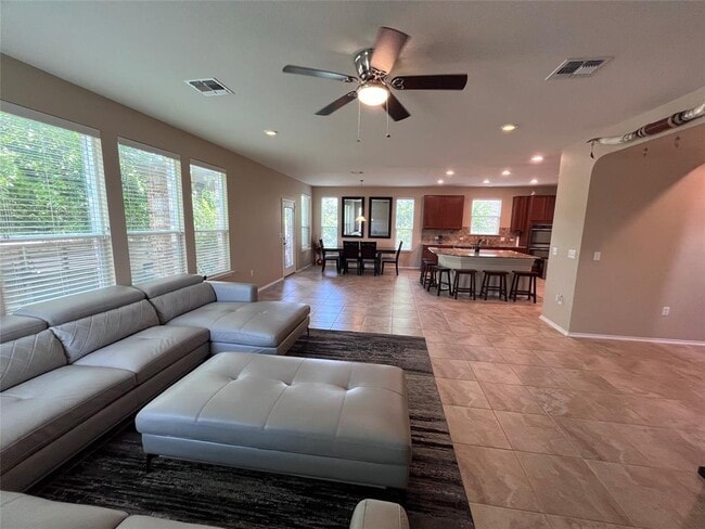 Building Photo - 12425 Calibri Ln