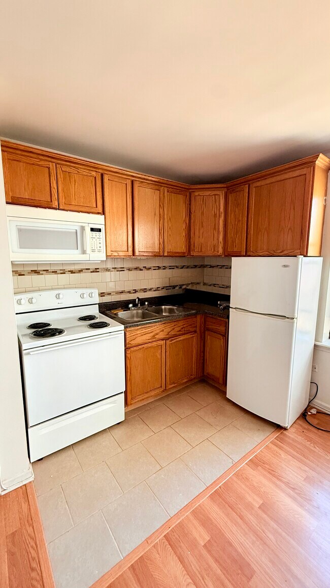 Photo - 3933 N Clarendon Ave Unit 507