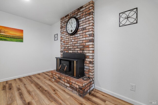 Photo - 940 Baird Rd