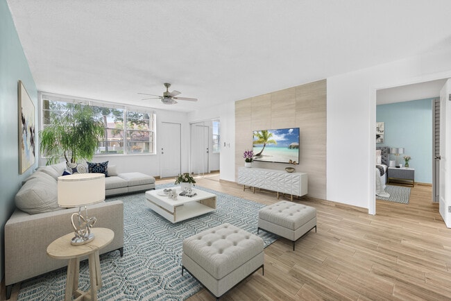 Building Photo - 2865 SW 22nd Ave Unit 105