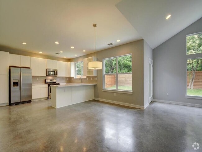 Building Photo - 5616 S 1st St Rental