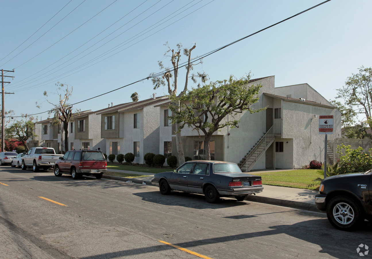 Photo - Warwick Terrace Apartments
