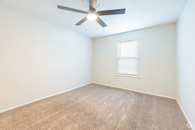 1BR, 1BA - 708SF Bedroom