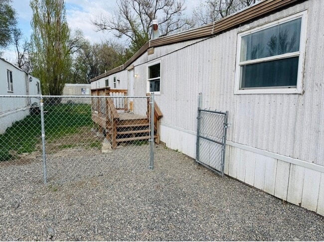 Photo - Pet Friendly Trailer Unit Pet Friendly 3 bedroom 2 bath