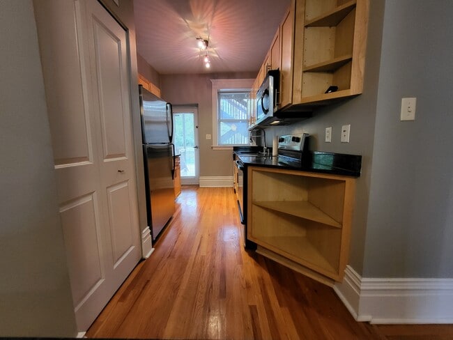 6126-6128 Washington Blvd Unit 102
